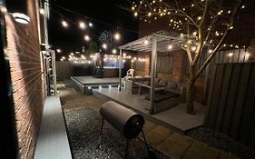 Numero Uno Detached Aparthouse 7 Bedroom Hot Tub Wifi Parking Contractors And Group Friendly